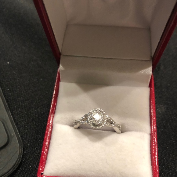 10K White Gold Natural Diamond Ring